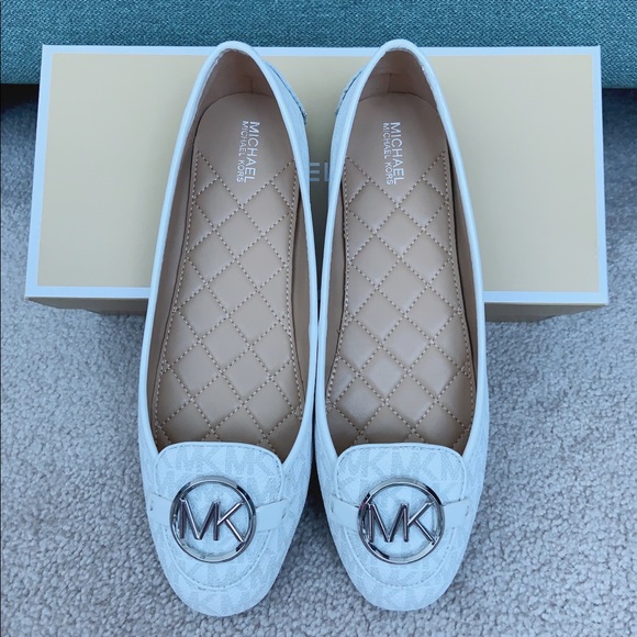 Michael Kors flats in white - Picture 2 of 14